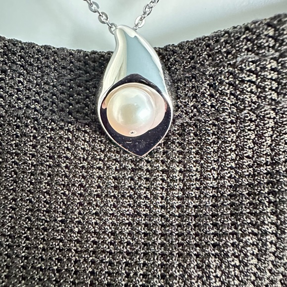 ❣️Tasaki Akoya Pearl Sterling Silver (.925) Necklace - Picture 2 of 9